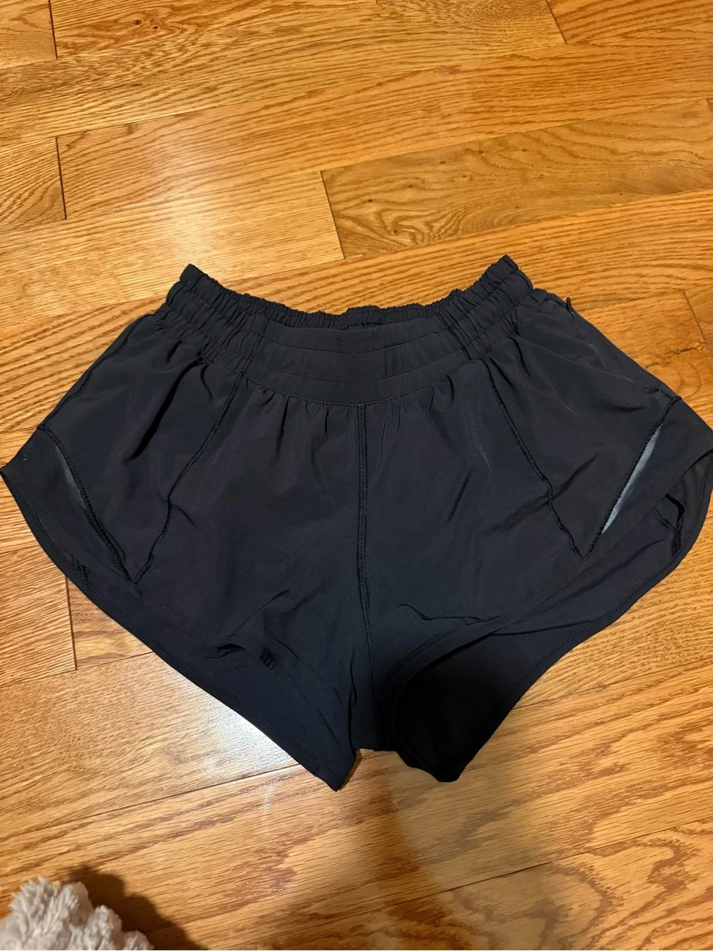 Lululemon hotty hot shorts - Picture 1 of 4
